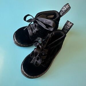 Dr. Martens Infant 1460 Velvet Boots